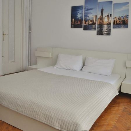 Downtown Apartment Piata Romana Bucarest Esterno foto